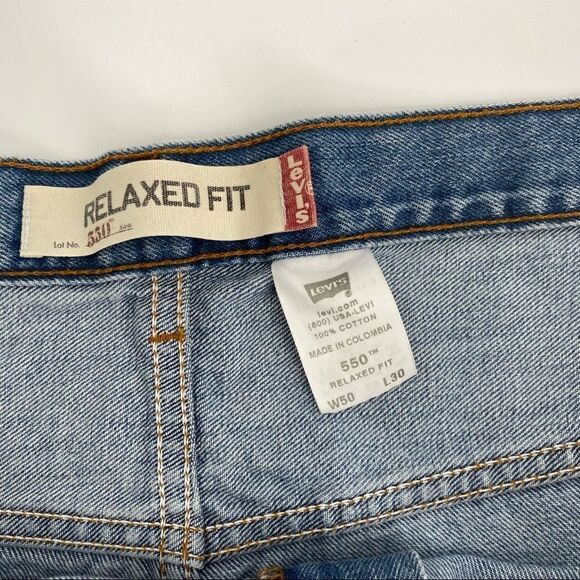 Levi's 550 Relaxed Fit light wash classic jeans size 50 x 30 - Picture 4 of 12